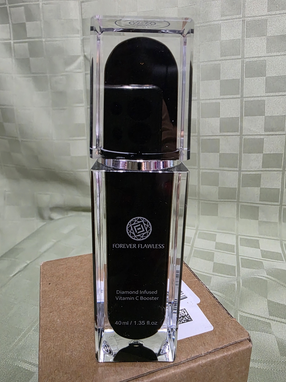 Forever Flawless Diamond Infused Vitamin C Booster - Black